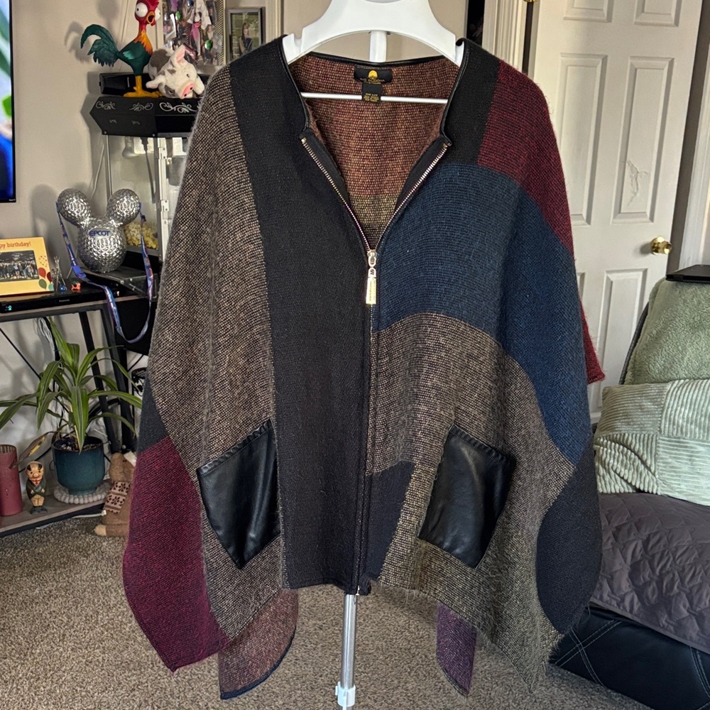 Womens Big Buddha Zip Up Knit Sweater Poncho One Size Black Colorblock